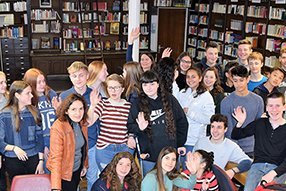Deutsche und Spanische Schüler in einem Gruppenbild