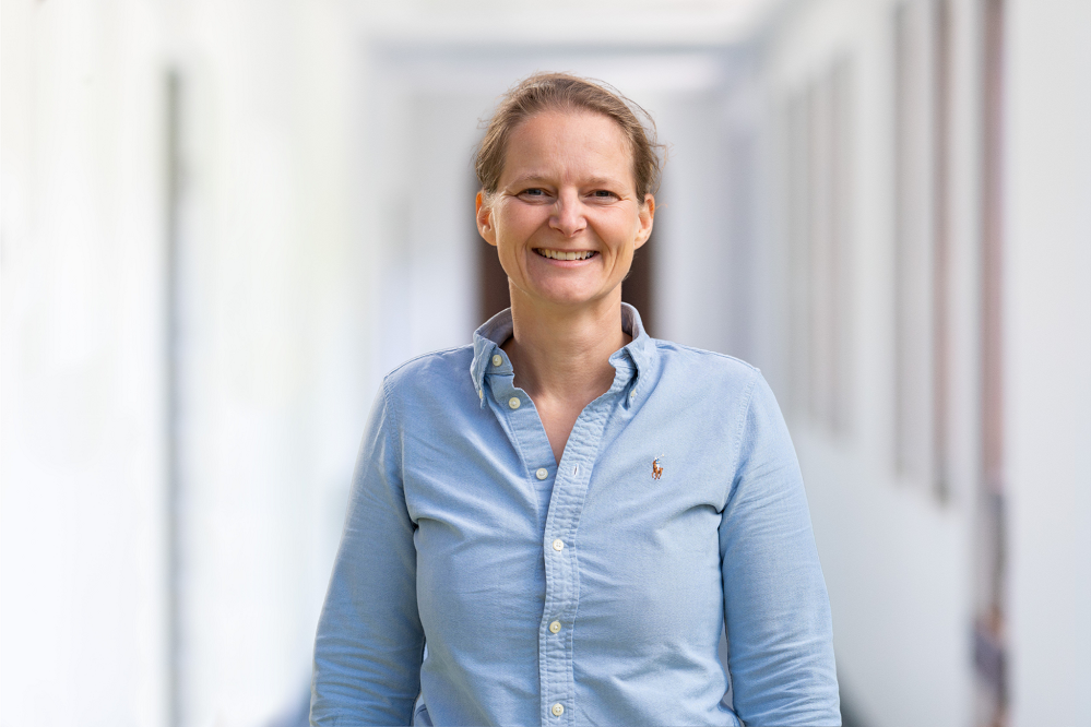 Dr. Sara Falk